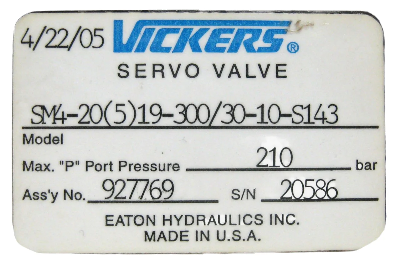 Vickers SM4 servo valve nameplate showing Eaton Hydraulics Inc., made in USA branding